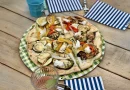 Emmer-Pizza vom Grill mit gegrilltem Gemüse